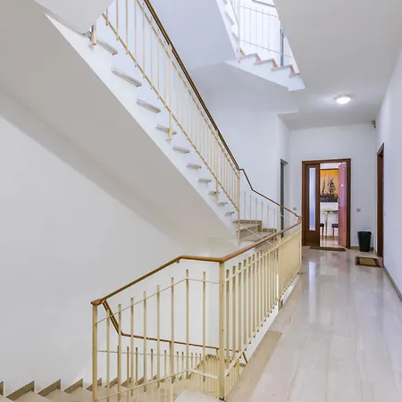 Artista By Interhome *