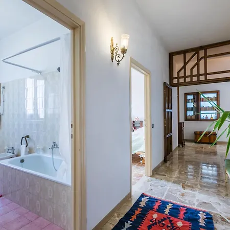 Artista By Interhome *